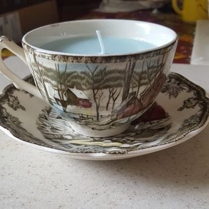 Friendly Village Hand Poured Soy Candle